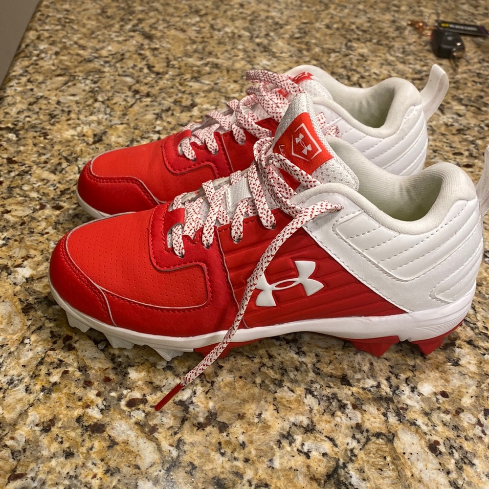 Under Armour Youth Soccer cleats- Size 3Y